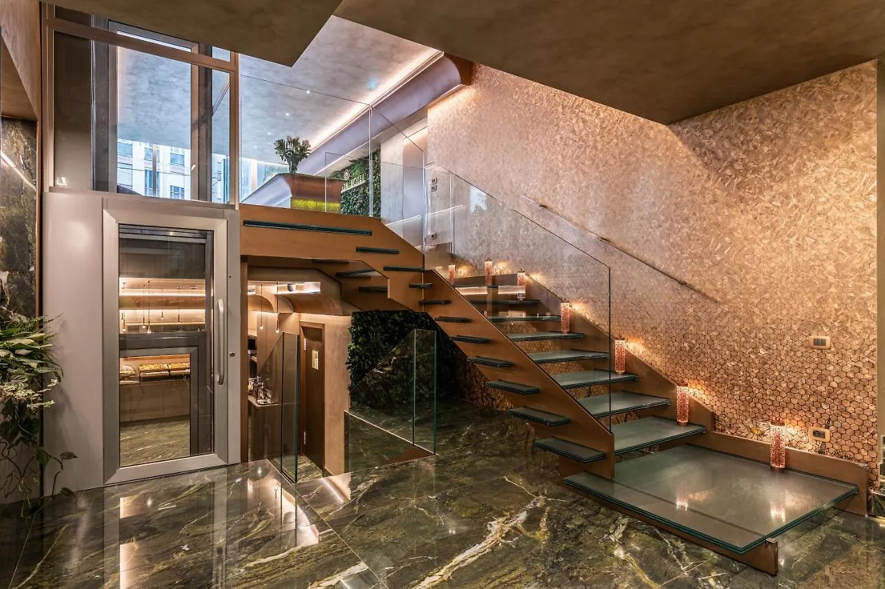 Hotel Ariston Milan 4*,  Italy