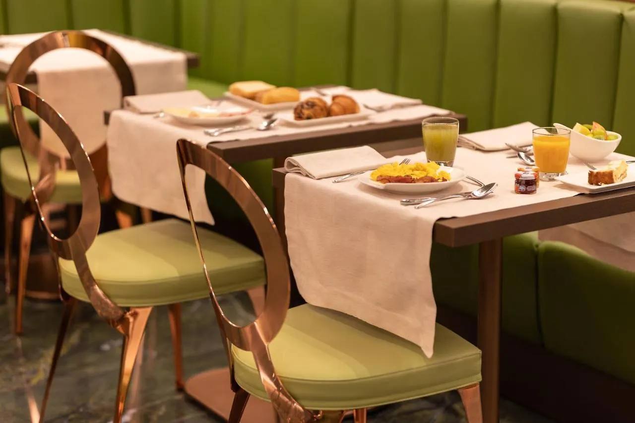 ****  Hotel Ariston Milan Italie