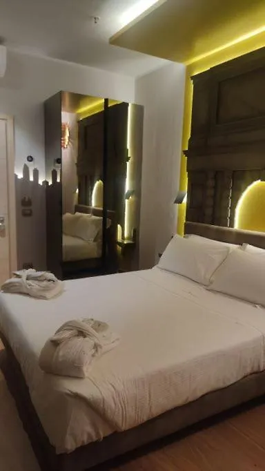 Hotel Ariston Milan 4*,